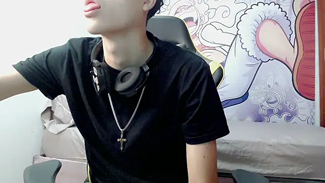 Snapshot of johnny_cagee chatting on December 22, 2024, 3:44 am johnny cagee online show from December 22, 2024, 3:44 am