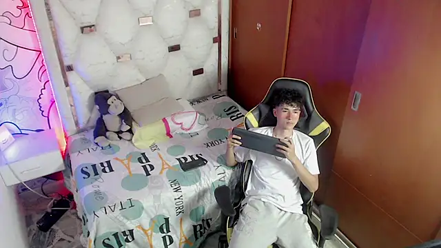 johnny cagee online show from November 15, 2025, 3:59 am