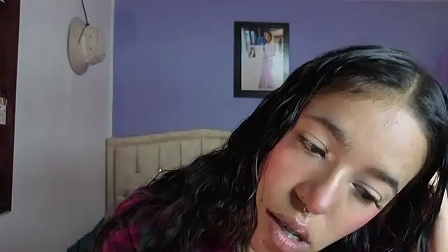 stephania t online show from April 8, 2026, 4:07 pm