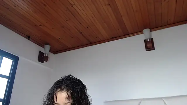 julz 03 online show from October 30, 2025, 12:06 pm