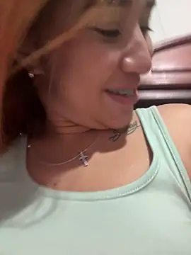 Snapshot of Alba_Grey chatting on December 17, 2025, 4:40 am Alba Grey online show from December 17, 2025, 4:40 am