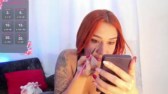 Snapshot of Alba_Grey chatting on January 7, 2026, 10:12 pm Alba Grey online show from January 7, 2026, 10:12 pm