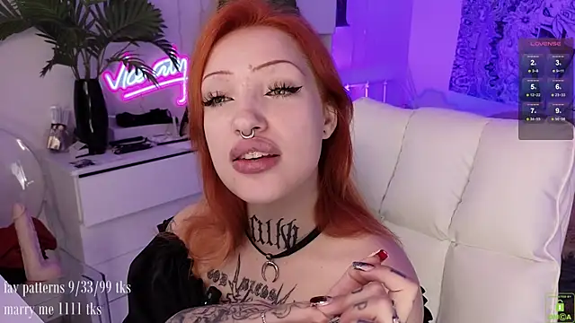 Snapshot of violetviolator chatting on October 24, 2025, 4:20 am violetviolator online show from October 24, 2025, 4:20 am