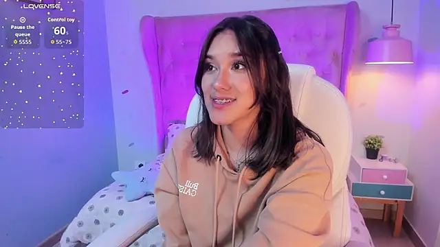  Sophie  miller online show from September 27, 2025, 9:42 pm