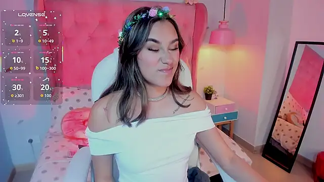  Sophie  miller online show from November 29, 2025, 8:45 pm