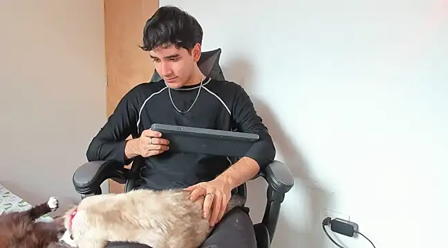 Snapshot of leo030809 chatting on March 17, 2025, 4:01 pm leo030809 online show from March 17, 2025, 4:01 pm