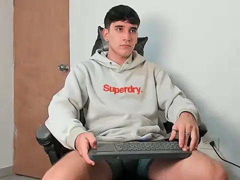 Snapshot of leo030809 chatting on February 24, 2026, 3:32 pm leo030809 online show from February 24, 2026, 3:32 pm