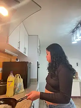 Snapshot of Elaa_euphoria chatting on December 30, 2024, 9:50 pm Elaa euphoria online show from December 30, 2024, 9:50 pm