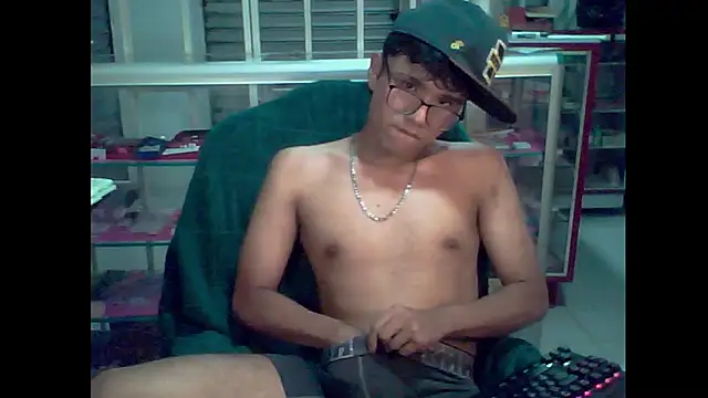 Snapshot of Baby_Cream chatting on December 7, 2024, 8:44 am Baby Cream online show from December 7, 2024, 8:44 am