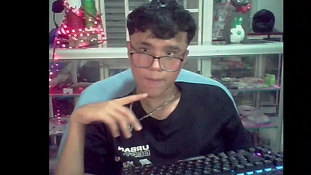 Snapshot of Baby_Cream chatting on December 11, 2024, 7:42 am Baby Cream online show from December 11, 2024, 7:42 am