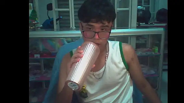 Snapshot of Baby_Cream chatting on December 13, 2024, 4:43 am Baby Cream online show from December 13, 2024, 4:43 am