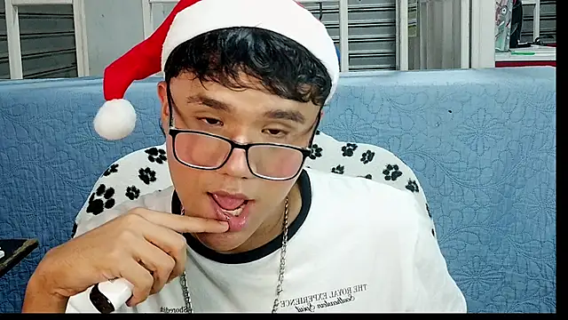 Snapshot of Baby_Cream chatting on December 16, 2024, 7:37 am Baby Cream online show from December 16, 2024, 7:37 am