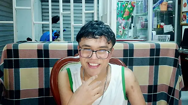 Snapshot of Baby_Cream chatting on January 2, 2025, 5:24 am Baby Cream online show from January 2, 2025, 5:24 am