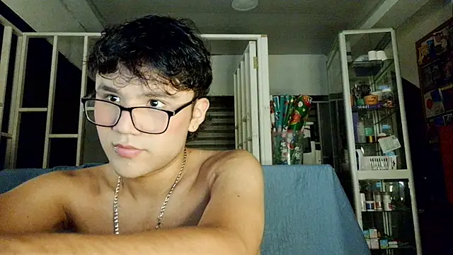 Snapshot of Baby_Cream chatting on January 8, 2025, 4:34 am Baby Cream online show from January 8, 2025, 4:34 am