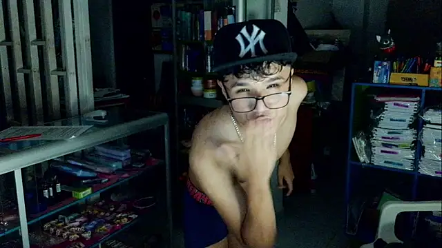 Snapshot of Baby_Cream chatting on February 5, 2025, 6:56 am Baby Cream online show from February 5, 2025, 6:56 am