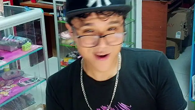 Snapshot of Baby_Cream chatting on February 20, 2025, 7:23 am Baby Cream online show from February 20, 2025, 7:23 am