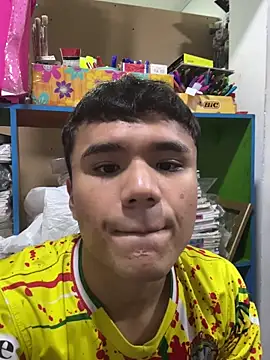 Snapshot of Baby_Cream chatting on December 18, 2025, 12:06 am Baby Cream online show from December 18, 2025, 12:06 am