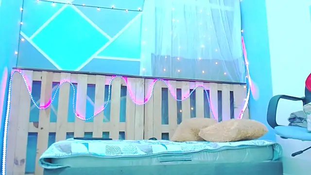 Michellcockxxx online show from February 26, 2025, 5:20 am