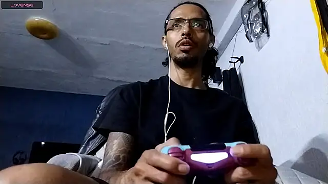 Snapshot of Donstark6669 chatting on March 5, 2026, 2:18 am Donstark6669 online show from March 5, 2026, 2:18 am