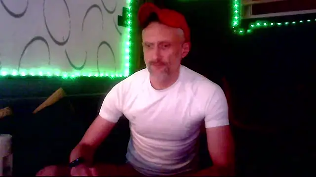 Snapshot of unclestefansdick chatting on September 21, 2025, 10:22 pm unclestefansdick online show from September 21, 2025, 10:22 pm