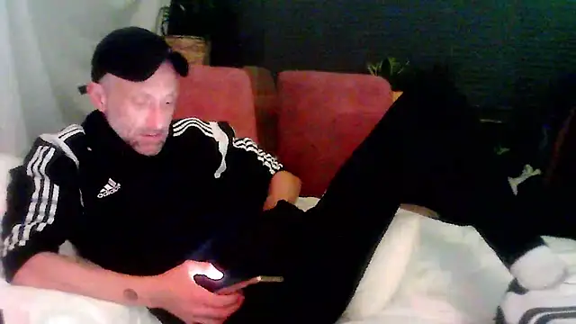 Snapshot of unclestefansdick chatting on September 25, 2025, 12:58 am unclestefansdick online show from September 25, 2025, 12:58 am