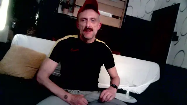 Snapshot of unclestefansdick chatting on October 9, 2025, 1:03 am unclestefansdick online show from October 9, 2025, 1:03 am