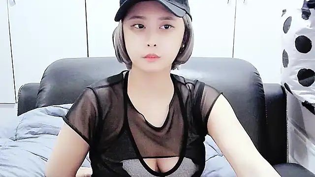 yourz tw online show from November 29, 2025, 2:09 pm