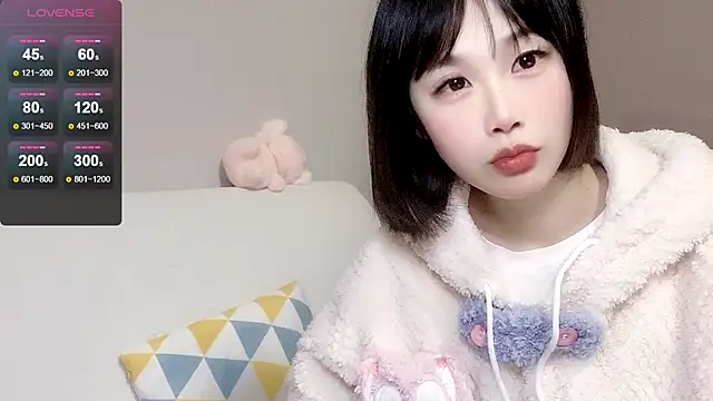Snapshot of LaoSHI-999 chatting on February 11, 2025, 11:33 pm LaoSHI-999 online show from February 11, 2025, 11:33 pm