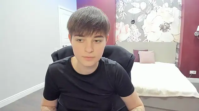 Snapshot of EmiliaYours chatting on November 25, 2025, 3:01 pm EmiliaYours online show from November 25, 2025, 3:01 pm