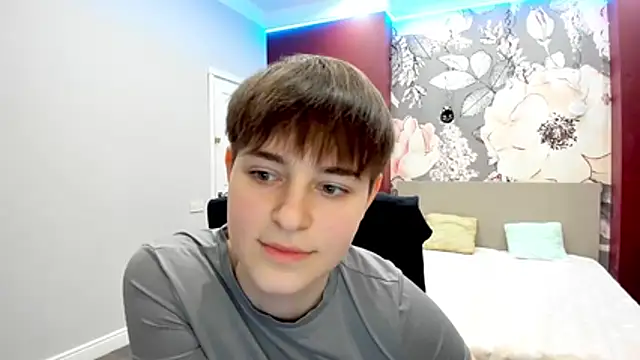 EmiliaYours online show from February 16, 2026, 3:30 pm