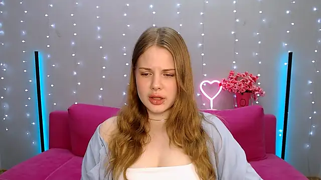 Snapshot of holy_kitty chatting on February 26, 2025, 9:32 am holy kitty online show from February 26, 2025, 9:32 am