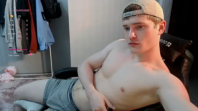 Snapshot of mishadiesel chatting on December 22, 2024, 1:22 pm mishadiesel online show from December 22, 2024, 1:22 pm