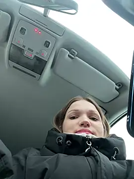 Snapshot of KitteCat chatting on December 19, 2024, 8:23 am KitteCat online show from December 19, 2024, 8:23 am