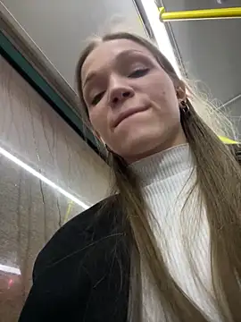 Snapshot of KitteCat chatting on December 21, 2024, 1:53 pm KitteCat online show from December 21, 2024, 1:53 pm