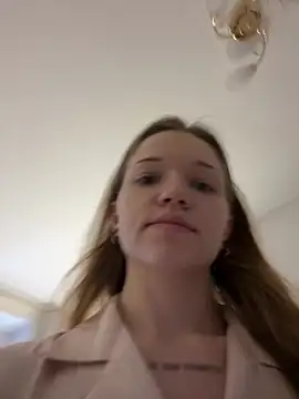 Snapshot of KitteCat chatting on December 22, 2024, 9:00 am KitteCat online show from December 22, 2024, 9:00 am