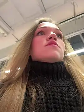 Snapshot of KitteCat chatting on December 29, 2024, 9:50 am KitteCat online show from December 29, 2024, 9:50 am