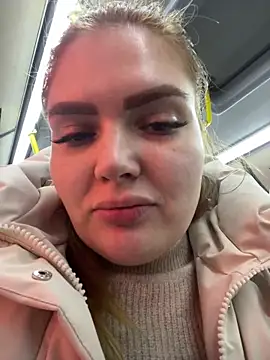 Snapshot of KitteCat chatting on January 2, 2025, 11:09 am KitteCat online show from January 2, 2025, 11:09 am