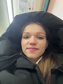 Snapshot of KitteCat chatting on January 2, 2025, 2:13 pm KitteCat online show from January 2, 2025, 2:13 pm