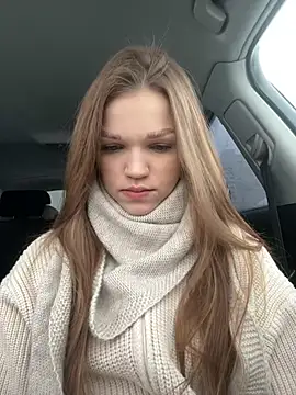 Snapshot of KitteCat chatting on January 3, 2025, 8:21 am KitteCat online show from January 3, 2025, 8:21 am