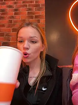 Snapshot of KitteCat chatting on February 15, 2025, 4:23 pm KitteCat online show from February 15, 2025, 4:23 pm