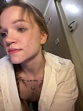 Snapshot of KitteCat chatting on February 25, 2025, 6:20 pm KitteCat online show from February 25, 2025, 6:20 pm