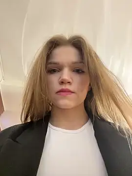 Snapshot of KitteCat chatting on March 7, 2025, 9:51 am KitteCat online show from March 7, 2025, 9:51 am