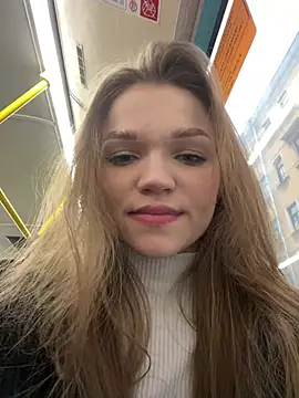 Snapshot of KitteCat chatting on March 8, 2025, 3:24 pm KitteCat online show from March 8, 2025, 3:24 pm