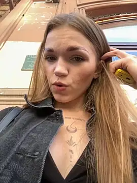 Snapshot of KitteCat chatting on September 9, 2025, 8:58 am KitteCat online show from September 9, 2025, 8:58 am