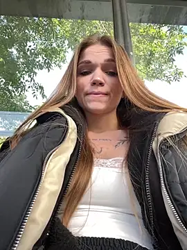 Snapshot of KitteCat chatting on September 27, 2025, 7:02 am KitteCat online show from September 27, 2025, 7:02 am