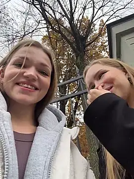 Snapshot of KitteCat chatting on October 25, 2025, 10:34 am KitteCat online show from October 25, 2025, 10:34 am