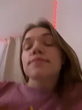 Snapshot of KitteCat chatting on October 28, 2025, 3:25 pm KitteCat online show from October 28, 2025, 3:25 pm