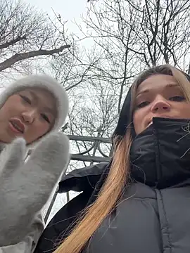 Snapshot of KitteCat chatting on December 15, 2025, 9:02 am KitteCat online show from December 15, 2025, 9:02 am