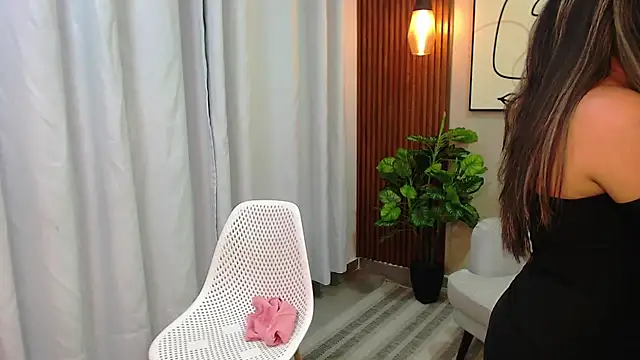 Sharlotte Milk online show from January 10, 2025, 11:11 am