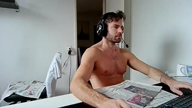 Snapshot of alpha-hunk chatting on December 21, 2025, 10:44 am alpha-hunk online show from December 21, 2025, 10:44 am